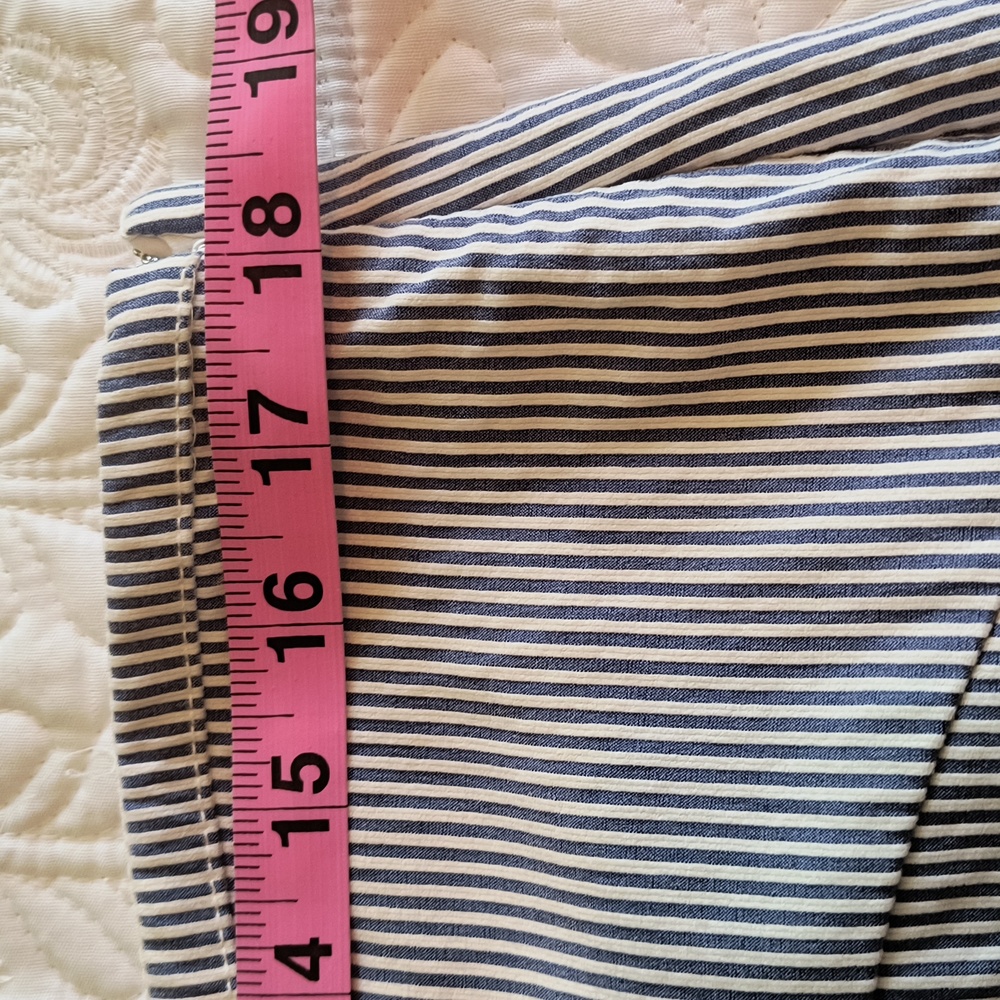 New York & Co Pencil Skirt Wmn's 18 Blue White Striped Seersucker Nautical - Picture 10 of 16